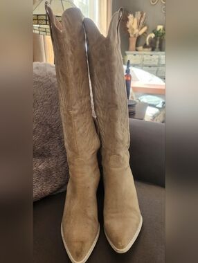 Alter'd State Women's Tall Western Suede Boots in Taupe